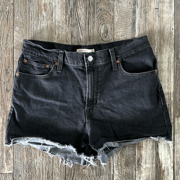 Levi Women High Rise Jean Shorts, Size 32 - Picture 1 of 9